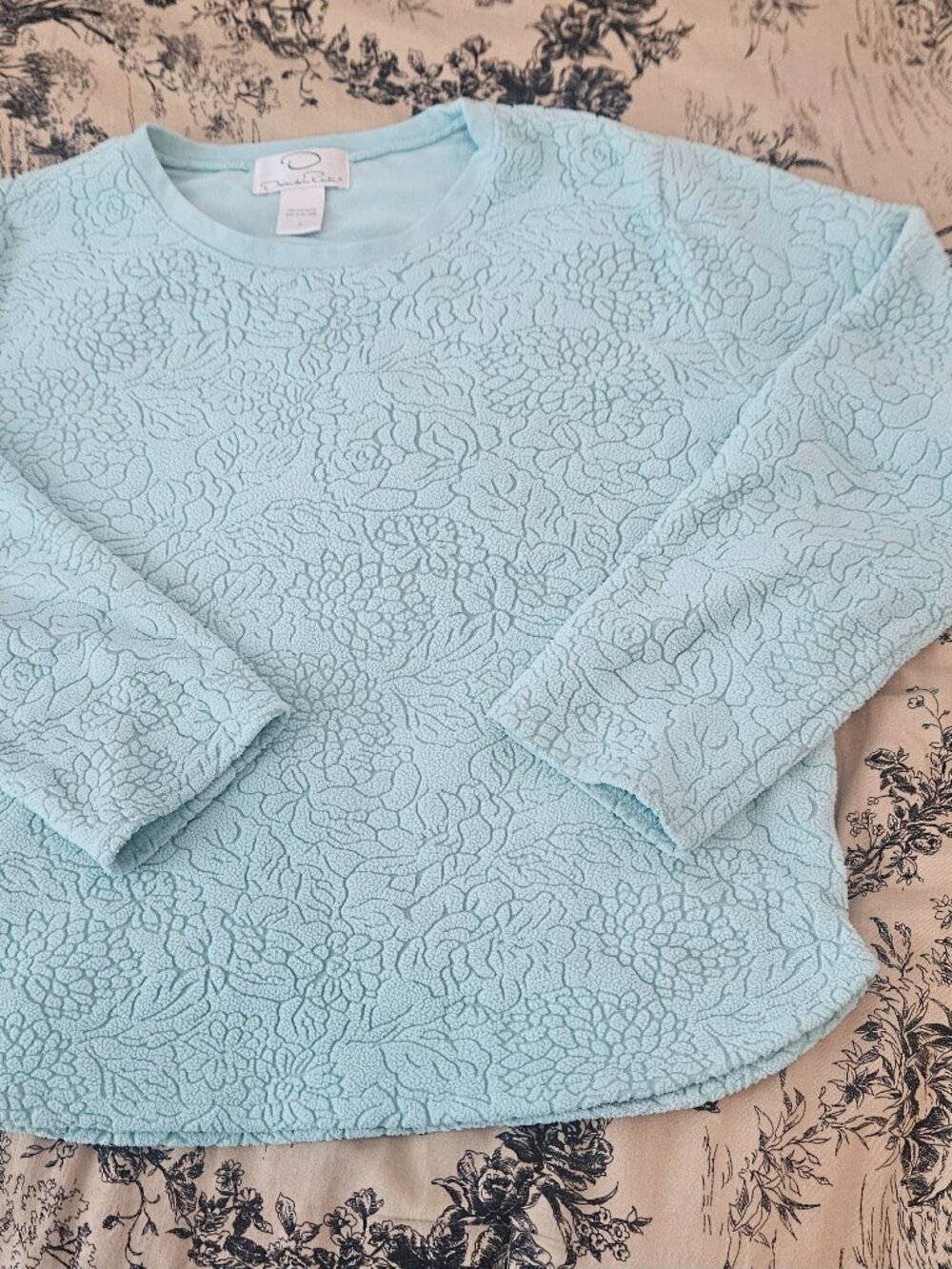 OSCAR De LA RENTA  designer pullover top